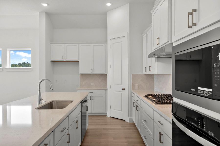 Stunning finishes in Light & Bright Kitchen Stunning finishes in Light & Bright Kitchen