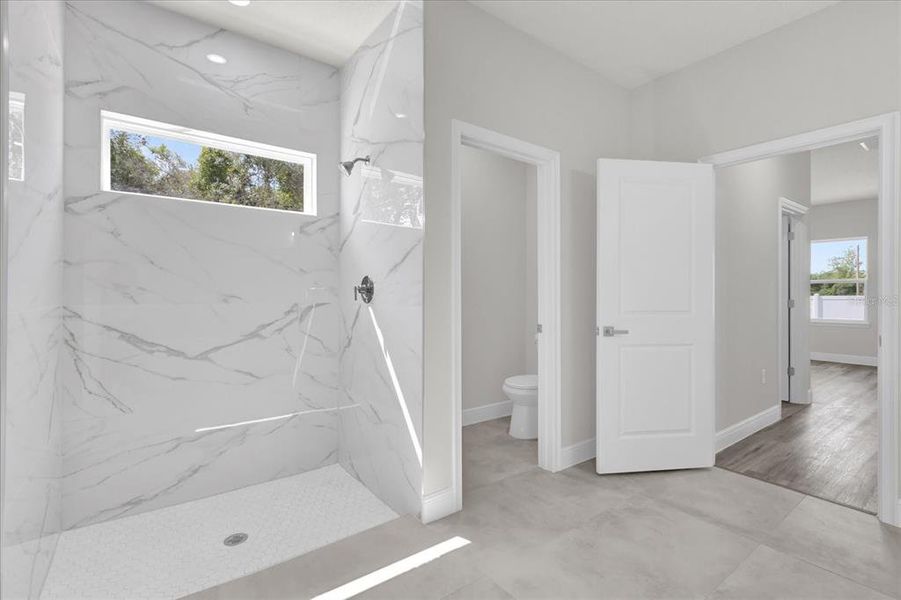 Spacious, unfurnished interior of a new home in , Ocala (Image 29).