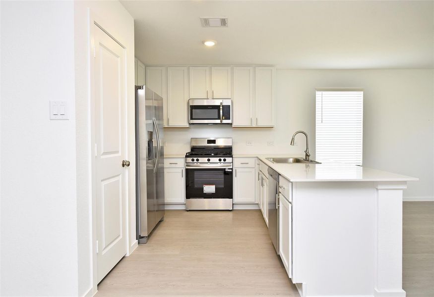 Furnished interior view inside a new home in Grand Oaks Reserve, Cleveland (Image 9). Furnished interior view inside a new home in Grand Oaks Reserve, Cleveland (Image 9).