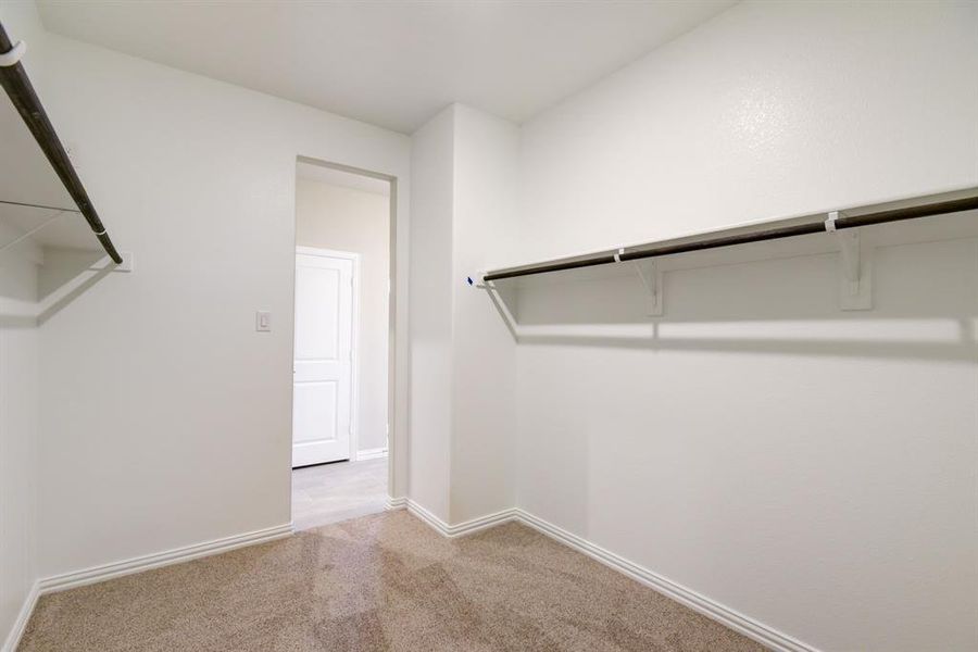 Spacious, unfurnished interior of a new home in Stratton Place, Greenville (Image 15).