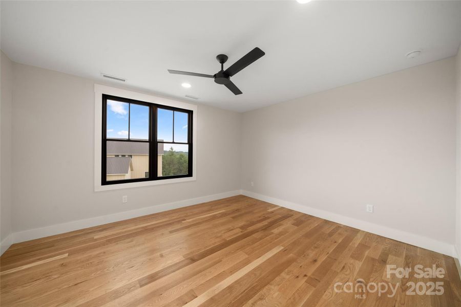 Upper Bedroom Upper Bedroom