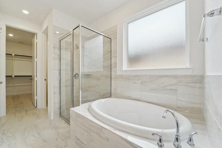 Furnished interior view inside a new home in Woodhavyn 40', Magnolia (Image 10).