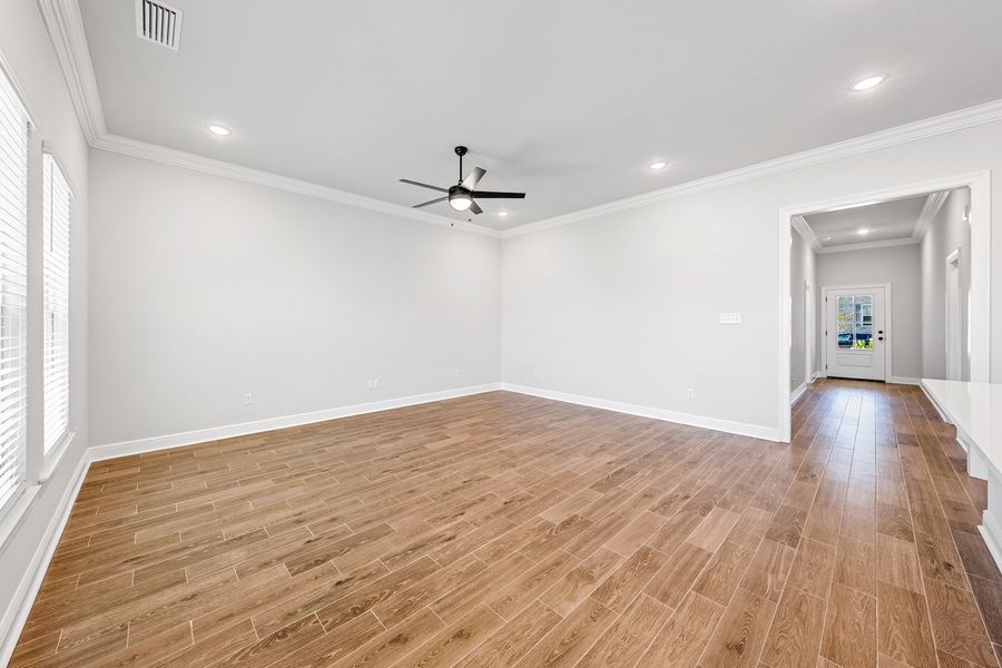 Spacious, unfurnished interior of a new home in Sentinel Ridge, Pace (Image 13).