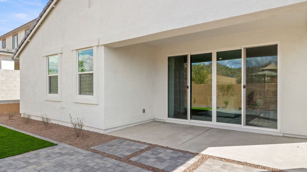 Exterior details and patio area of a home in Aloravita, Peoria (Image 2).