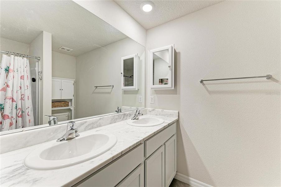 Furnished interior view inside a new home in Evergreen, Bradenton (Image 18).