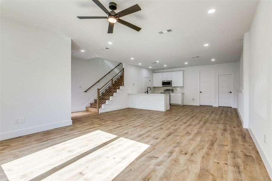 Spacious, unfurnished interior of a new home in , Dallas (Image 18).