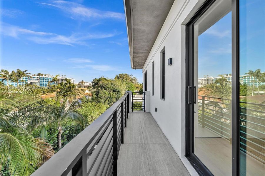 Exterior details and patio area of a home in , Surfside (Image 24).