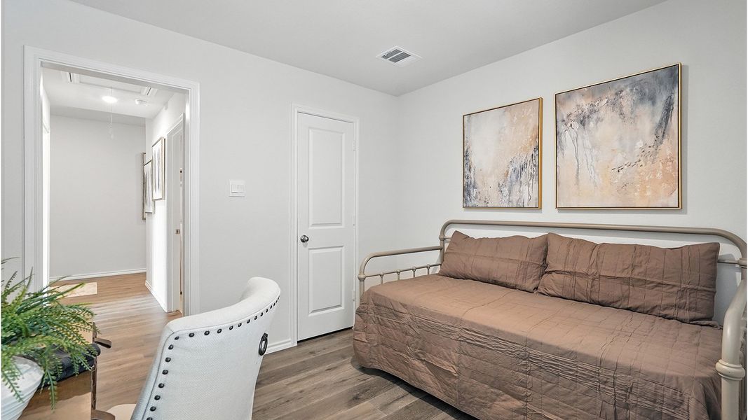 Representative furnished interior of a home built from the Huntsville by D.R. Horton in The Reserve at Timber Creek, Lindale (Image 38).