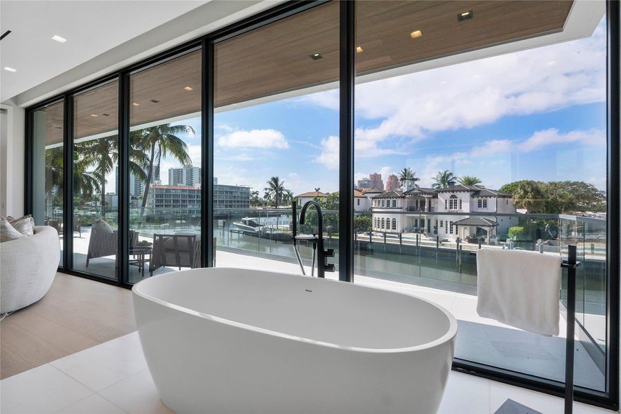 Image 86 of a home in .