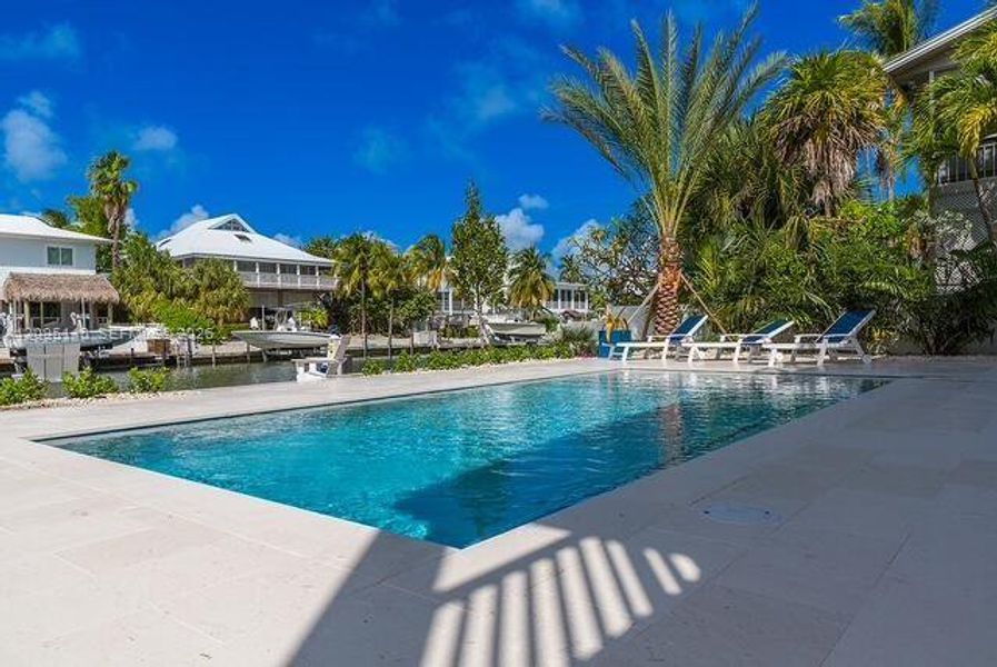 Community amenities in , Islamorada, Village of Islands (Image 61).