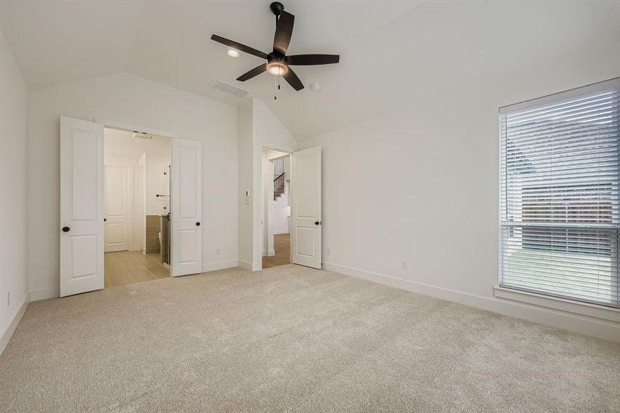 Spacious, unfurnished interior of a new home in Sweetgrass 50s, Haslet (Image 23).