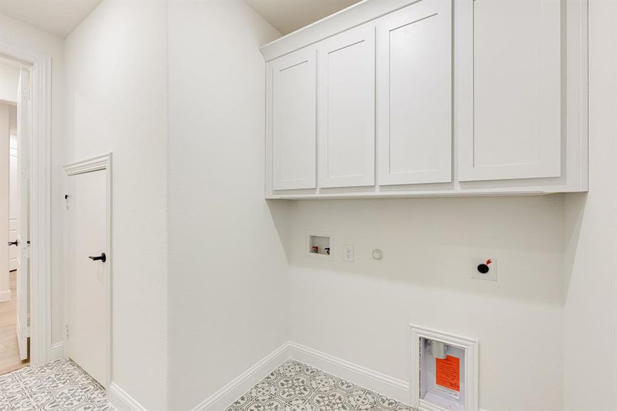 Spacious, unfurnished interior of a new home in Windsong Ranch Classic 61, Prosper (Image 24).