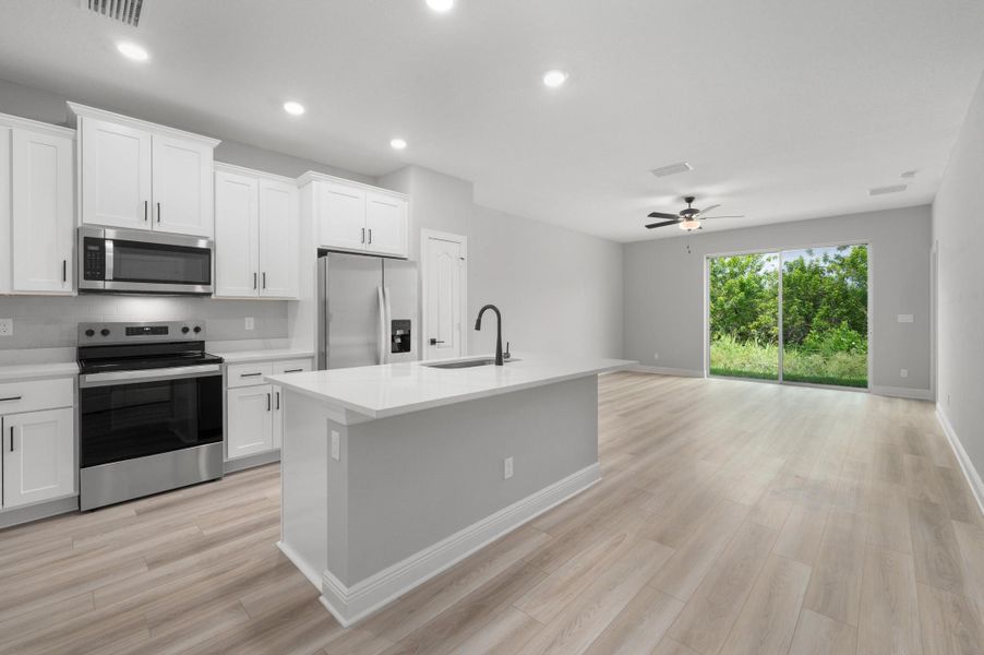 Spacious, unfurnished interior of a new home in Celebration Pointe, Fort Pierce (Image 15).