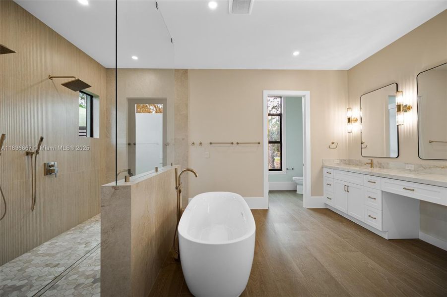 Furnished interior view inside a new home in , Naples (Image 34).