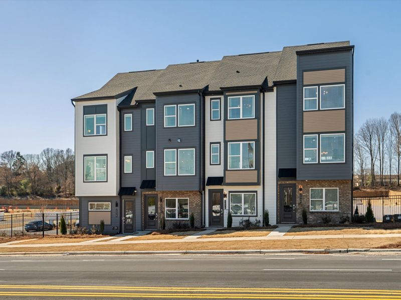 Condo located in Charlotte, NC showcasing its design and architecture (Image 5).