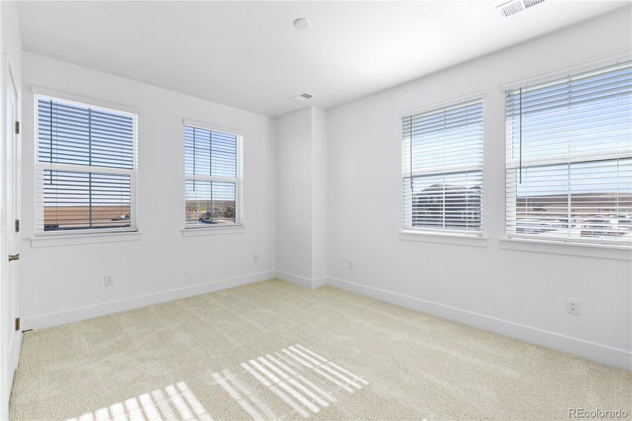 Spacious, unfurnished interior of a new home in Westerly, Erie (Image 20).