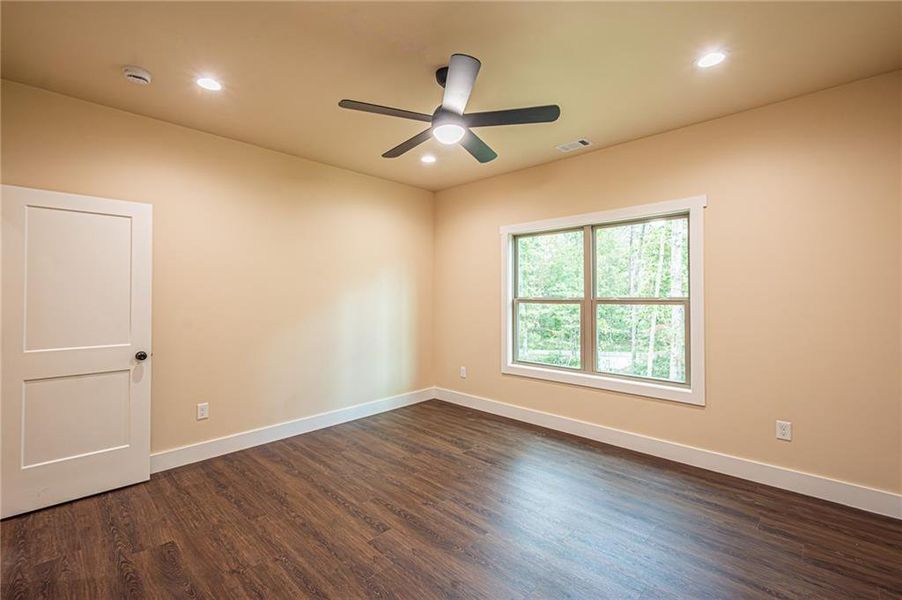 Spacious, unfurnished interior of a new home in , Dahlonega (Image 21).