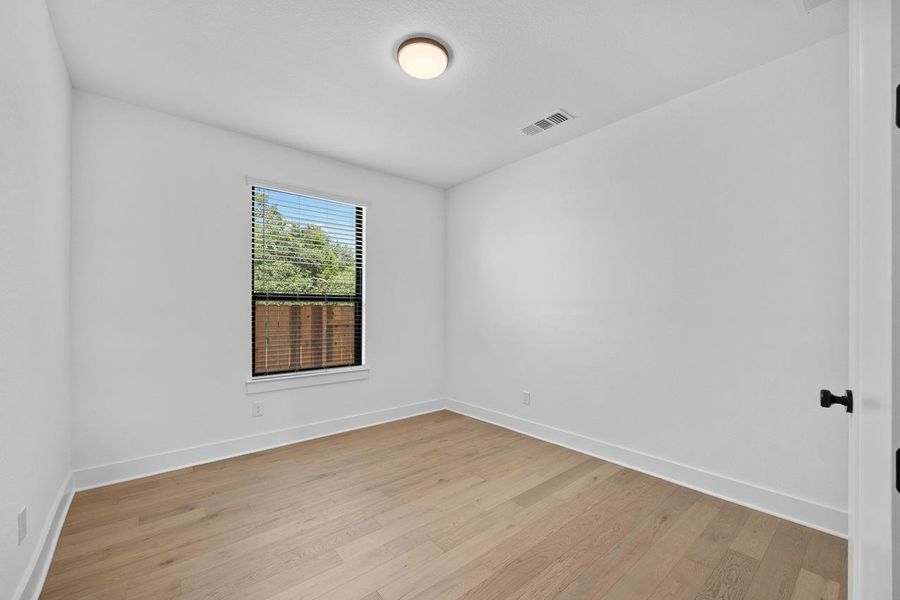 Spacious, unfurnished interior of a new home in Parkside Peninsula, Georgetown (Image 16).