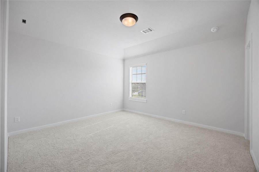 Spacious, unfurnished interior of a new home in Kendall Lakes, Alvin (Image 16). Spacious, unfurnished interior of a new home in Kendall Lakes, Alvin (Image 16).