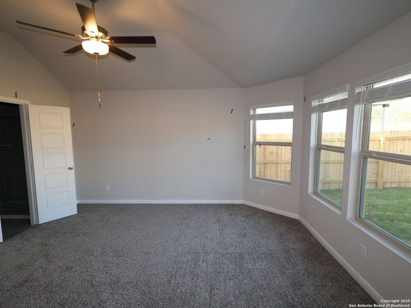 Spacious, unfurnished interior of a new home in Greenspoint Heights, Seguin (Image 25).