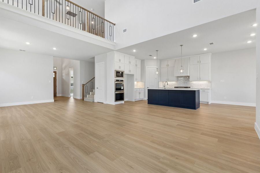 Spacious, unfurnished interior of a new home in Painted Tree Lakeside, McKinney (Image 17).