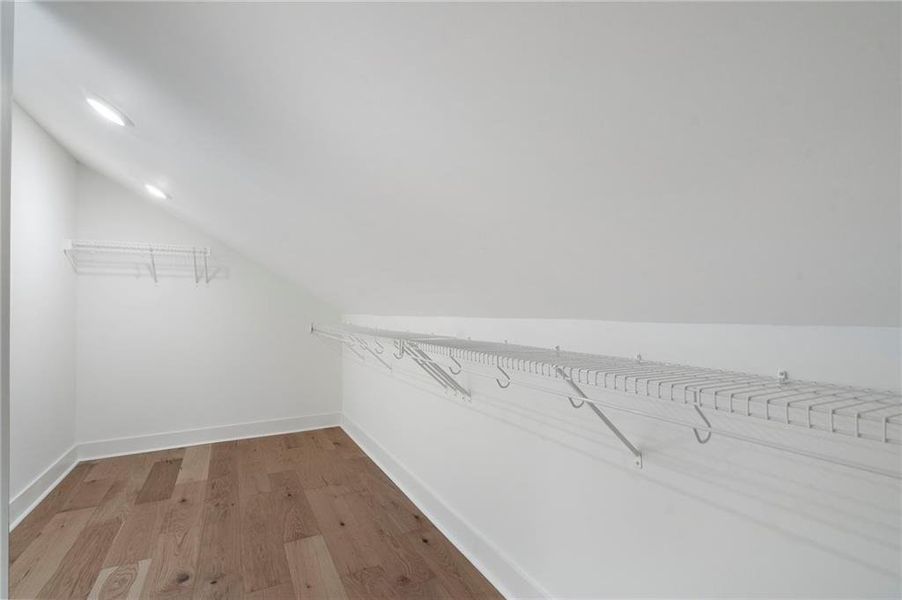 Spacious, unfurnished interior of a new home in , Atlanta (Image 18).