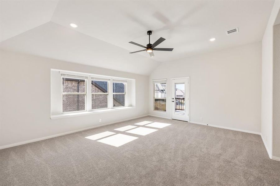 Spacious, unfurnished interior of a new home in The Oaks, Red Oak (Image 32). Spacious, unfurnished interior of a new home in The Oaks, Red Oak (Image 32).