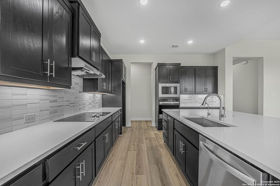 Furnished interior view inside a new home in Arbors at Fair Oaks, Fair Oaks Ranch (Image 12).