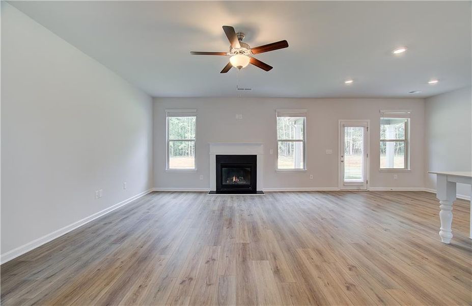Spacious, unfurnished interior of a new home in Grandview at Millers Mill, Stockbridge (Image 16).