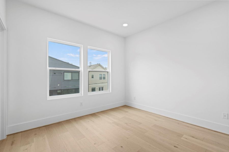 Spacious, unfurnished interior of a new home in , Houston (Image 17).