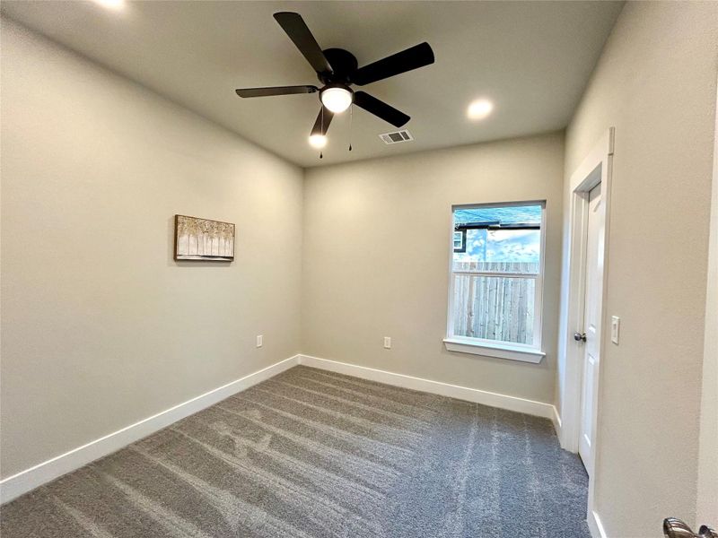 Third small bedroom.