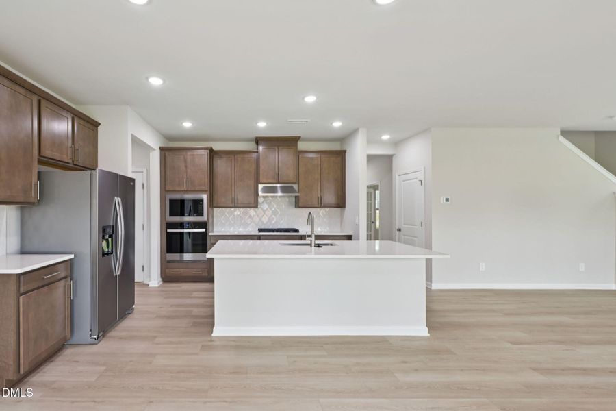 11-web-or-mls-Oak Manor - Raleigh - 716