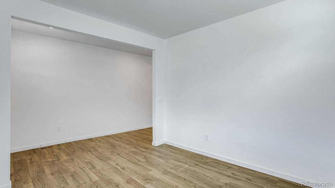 Spacious, unfurnished interior of a new home in Hansen Farm, Fort Collins (Image 23).