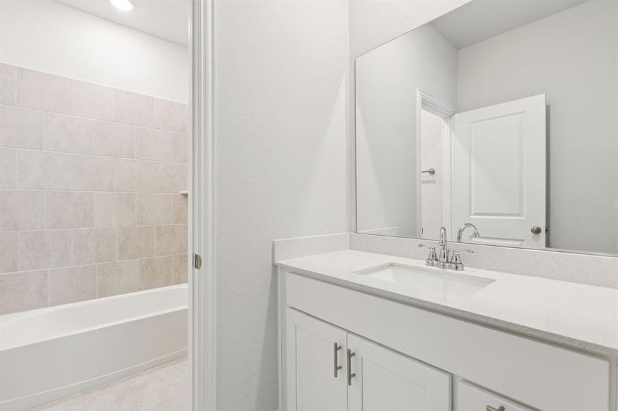 Furnished interior view inside a new home in Venetian, Celina (Image 6).