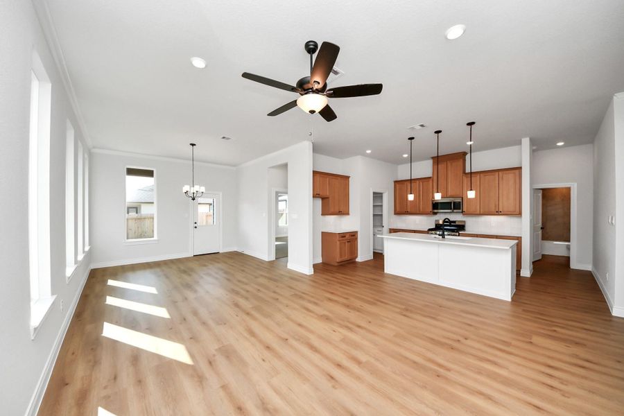 Spacious, unfurnished interior of a new home in Lexington Heights, Willis (Image 18).