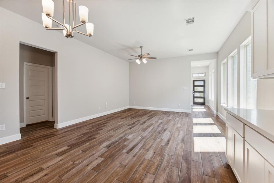 Spacious, unfurnished interior of a new home in Escondido, Magnolia (Image 13).