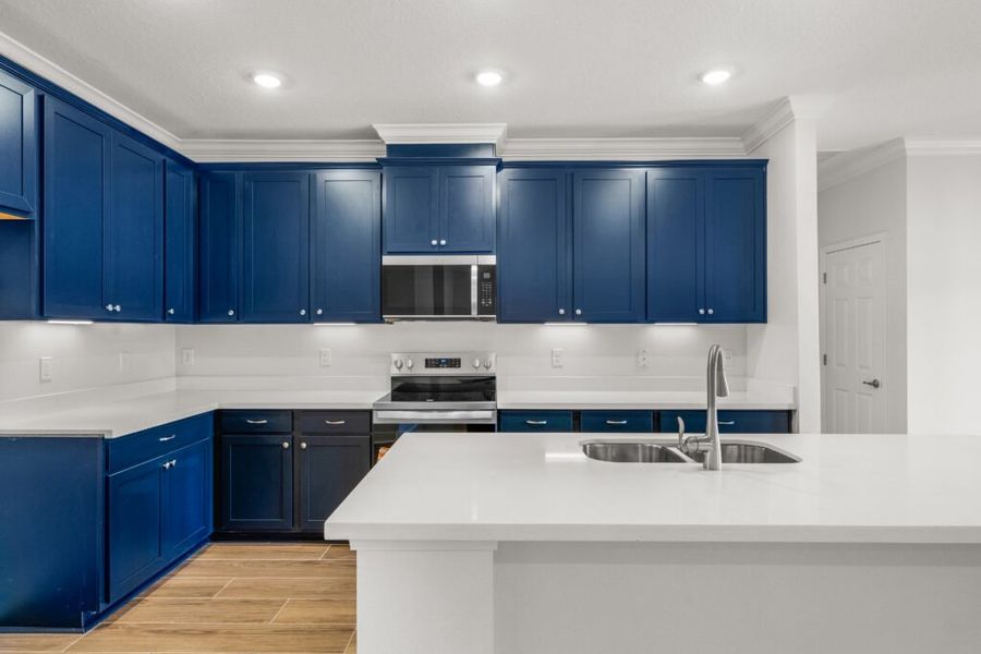 Furnished interior view inside a new home in Lake Merial, Panama City (Image 5).