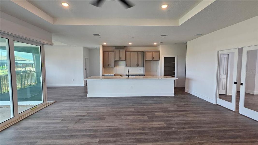 Spacious, unfurnished interior of a new home in , Port Charlotte (Image 12).