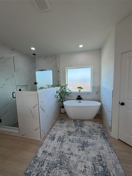 Furnished interior view inside a new home in , Waxahachie (Image 11).