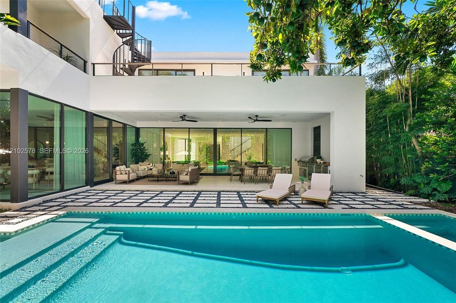 Exterior details and patio area of a home in , Miami (Image 23).