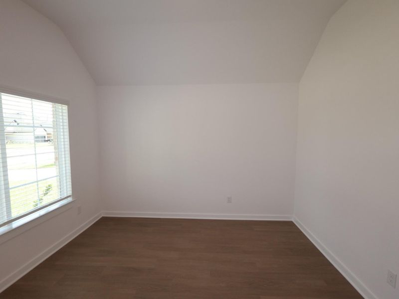 Spacious, unfurnished interior of a new home in Summerview, Fulshear (Image 10). Spacious, unfurnished interior of a new home in Summerview, Fulshear (Image 10).