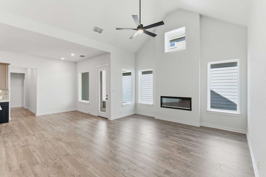 Spacious, unfurnished interior of a new home in The Crossvine, Schertz (Image 22). Spacious, unfurnished interior of a new home in The Crossvine, Schertz (Image 22).