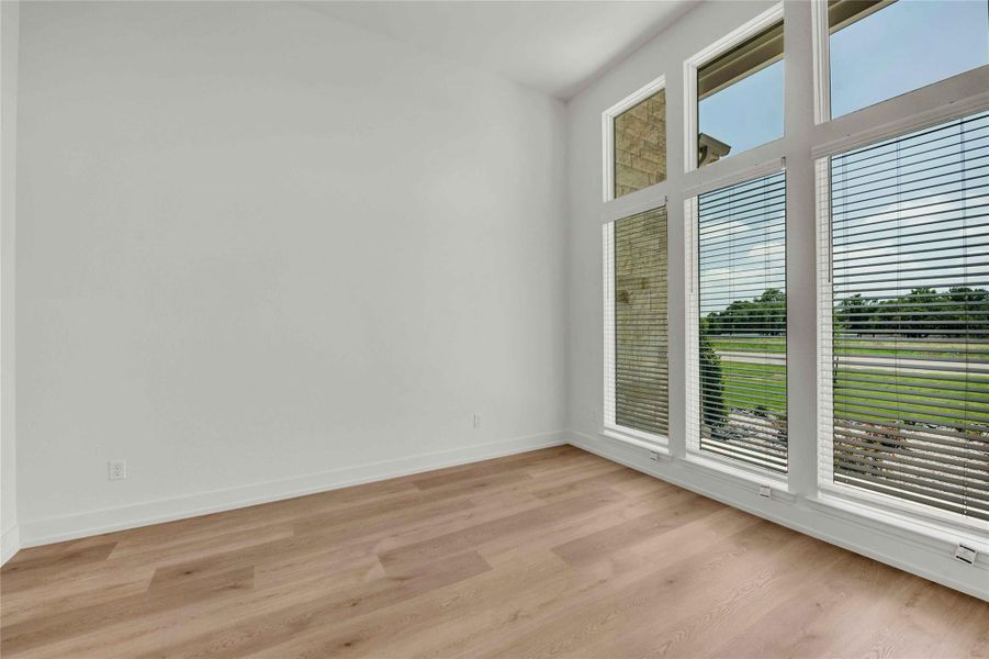 Spacious, unfurnished interior of a new home in Daniels Mountain, Georgetown (Image 30).