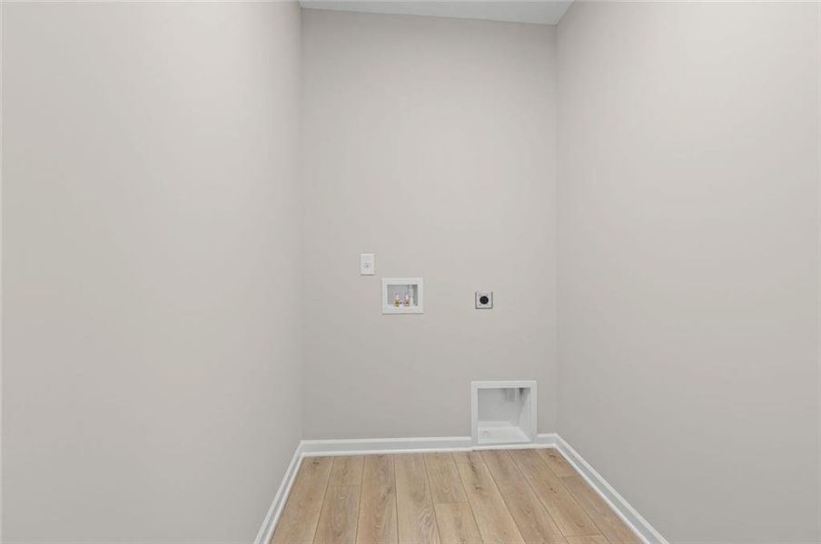 Spacious, unfurnished interior of a new home in Easton Park, Dallas (Image 39).