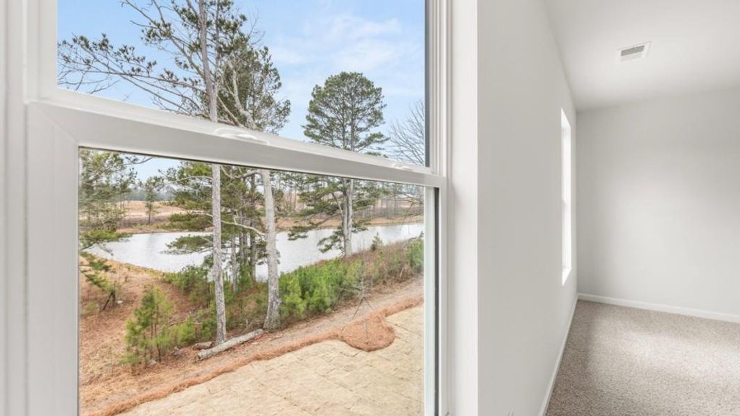 Spacious, unfurnished interior of a new home in Thompson Ridge, Dallas (Image 30).