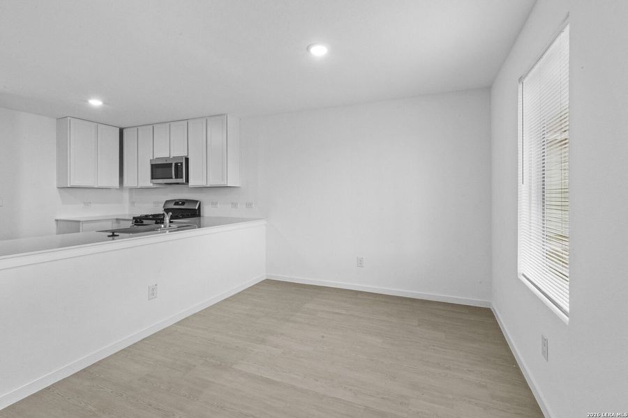 Spacious, unfurnished interior of a new home in Spring Grove, St. Hedwig (Image 8). Spacious, unfurnished interior of a new home in Spring Grove, St. Hedwig (Image 8).