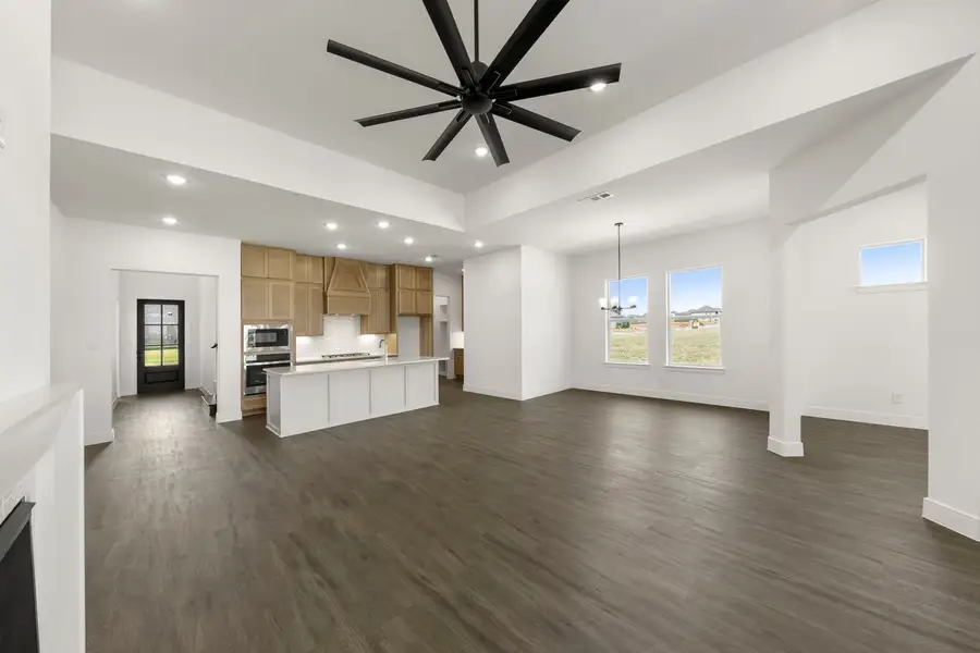 Spacious, unfurnished interior of a new home in Lily Creek at Sutton Fields, Aubrey (Image 24).