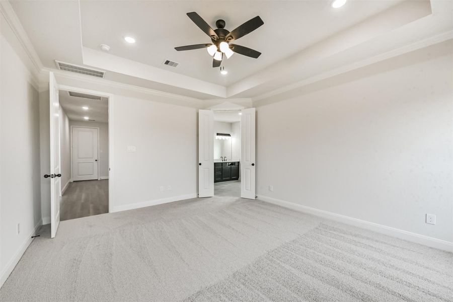 Spacious, unfurnished interior of a new home in , Baytown (Image 24).