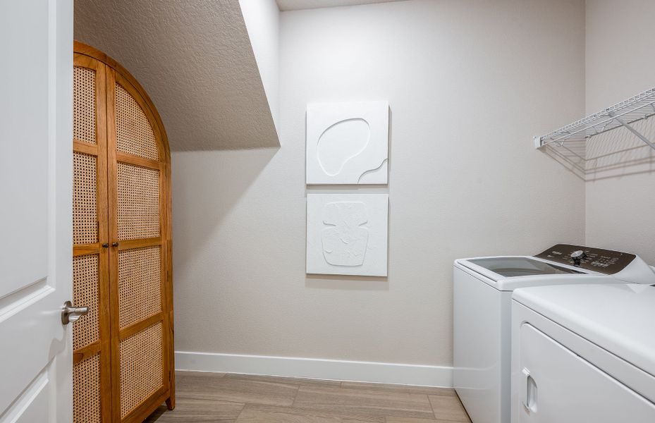 Representative interior finishes for a home built from the Berkley Grand by Pulte Homes in Two Rivers, Zephyrhills (Image 21).