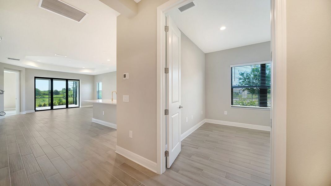 Spacious, unfurnished interior of a new home in Vistera of Venice, Englewood (Image 21).